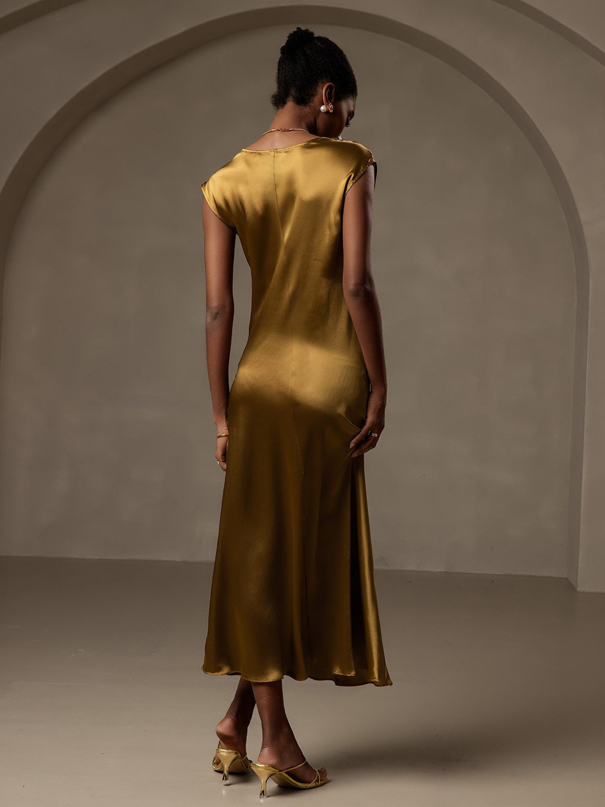 [Ruskea] SilkSilky-FI 19Momme Lyhythihainen Hiha Syvä Pyöreä Pääntie Mekko 002