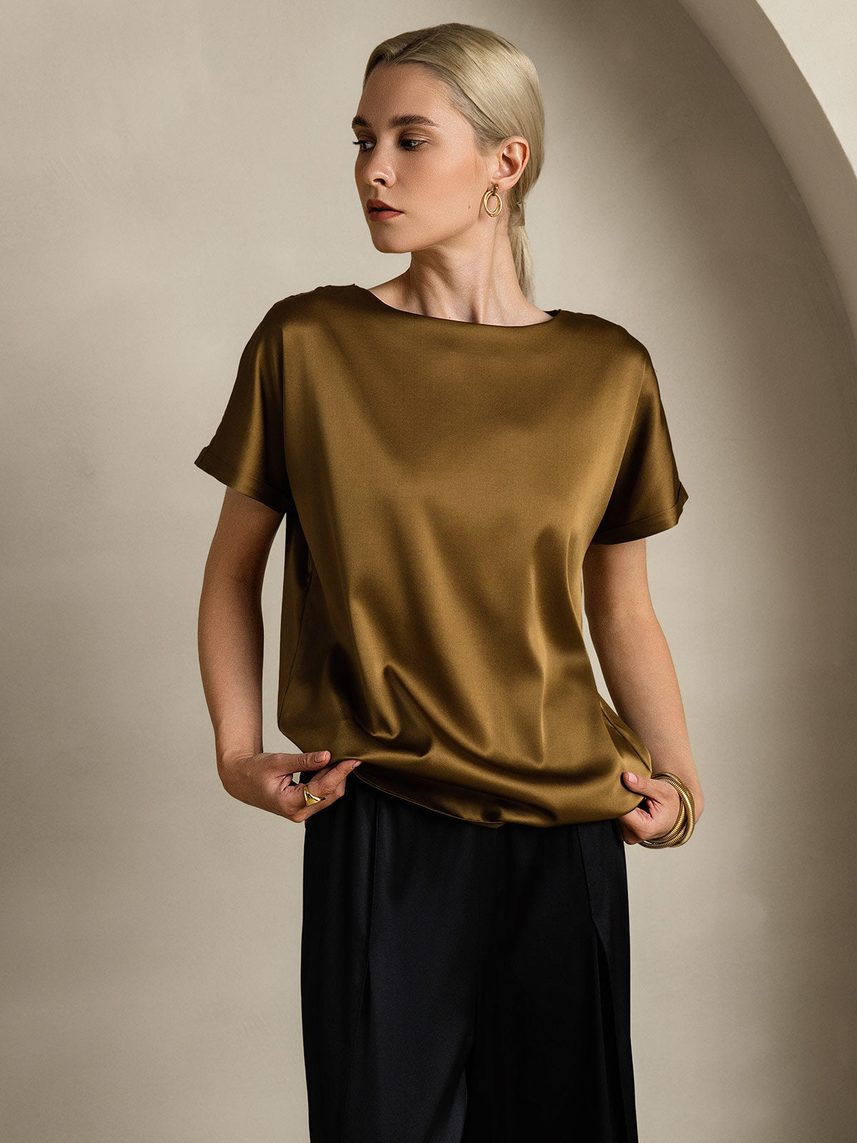 [Ruskea] SilkSilky-FI 19Momme Silk Short Sleeve Round Neck Naisten T-paita 004