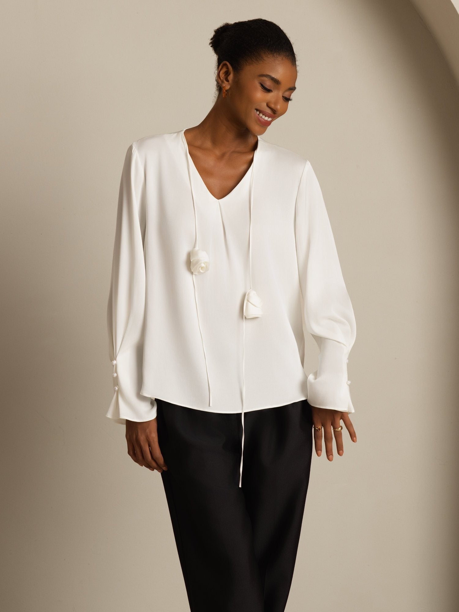 [Valkoinen] SilkSilky-FI 19Momme Silkki Pitkähihainen V Pääntie Pusero 005