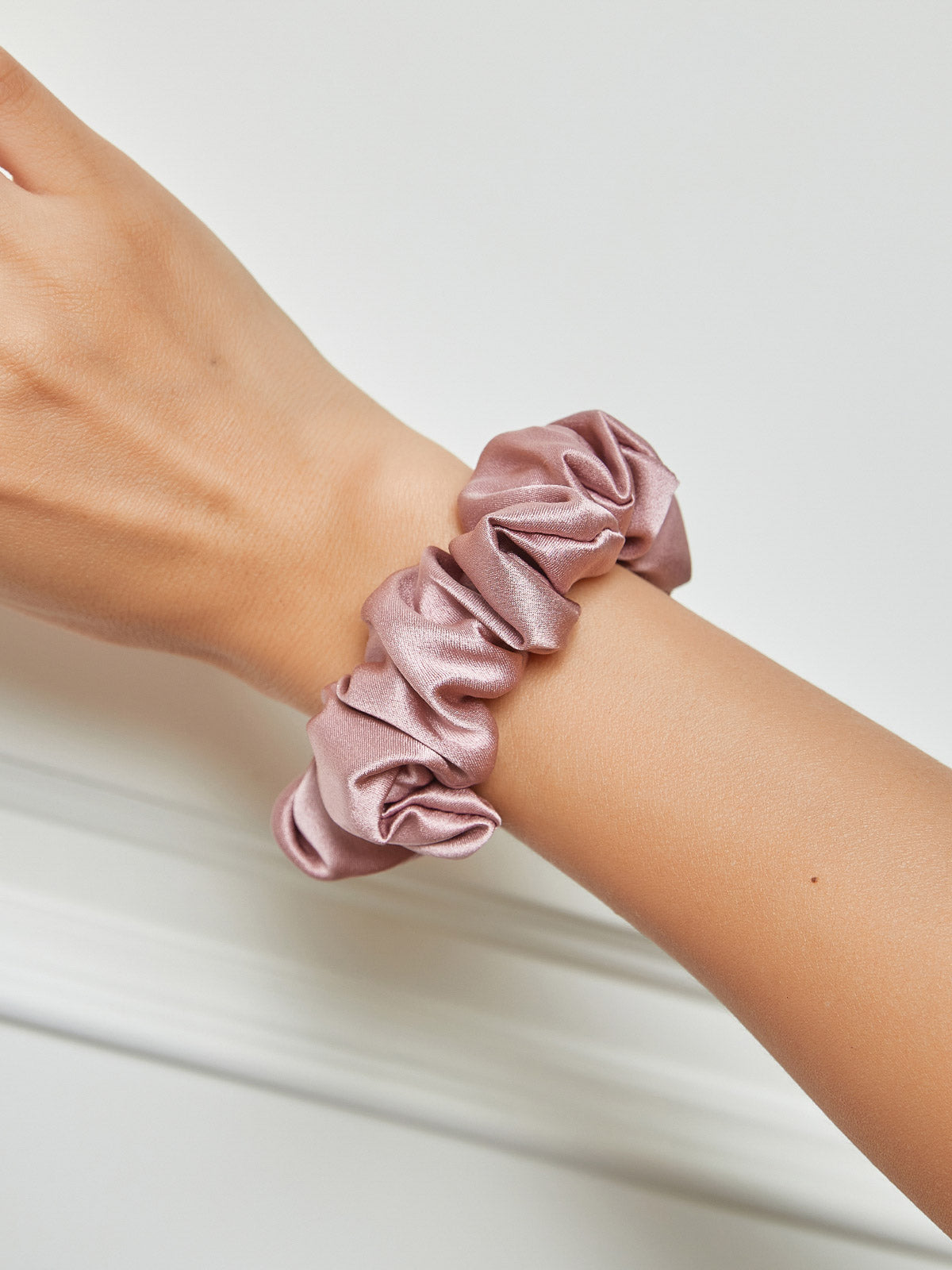 [Vaalean Mauve] SilkSilky-FI 19Momme Scrunchie 001