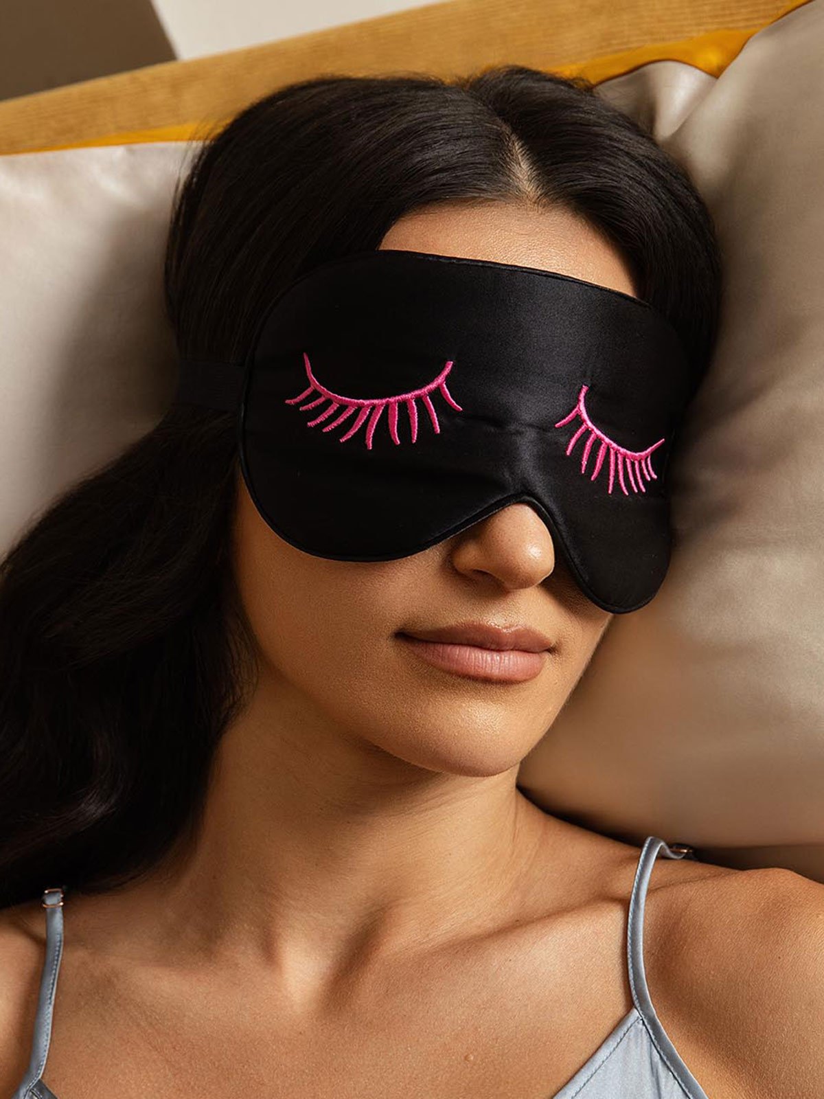 [VaaleanpunaisetRipsit] SilkSilky-FI Eye Mask 003