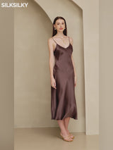SilkSilky-FI Spagettihihna V Neck Mekko video 001